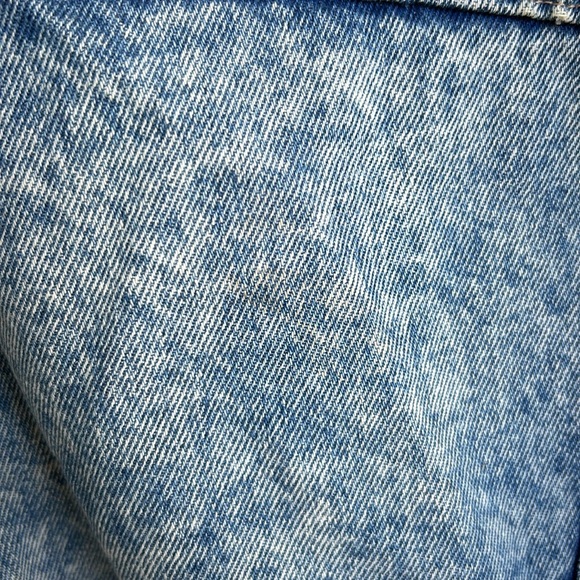 VINTAGE Jean jacket! 💕🖤⭐️ - Picture 5 of 13